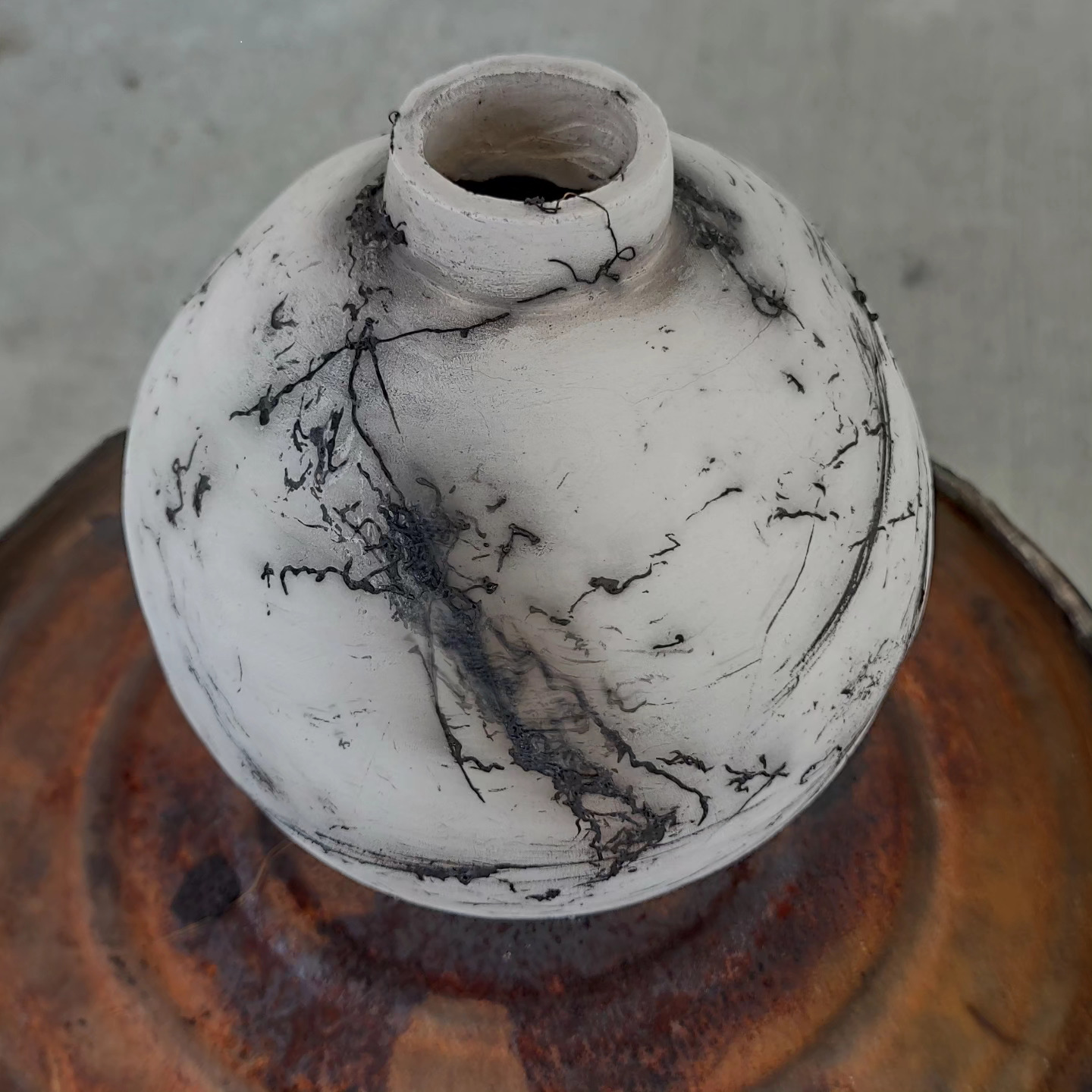 White and black pot